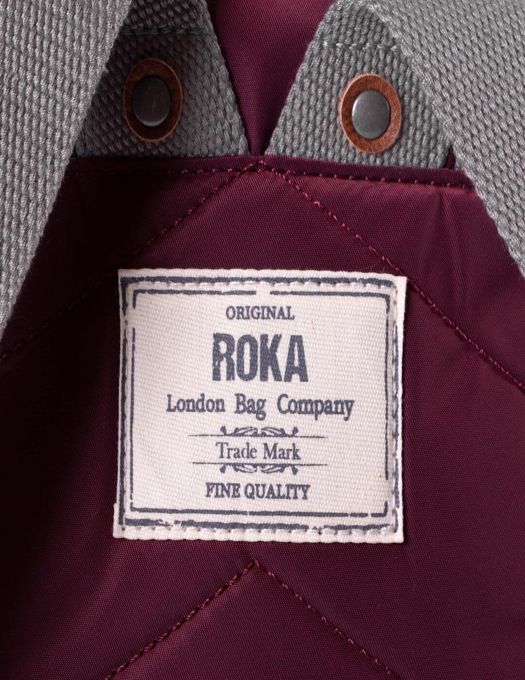 Mochila Roka Canfield B Small Sostenible Plum